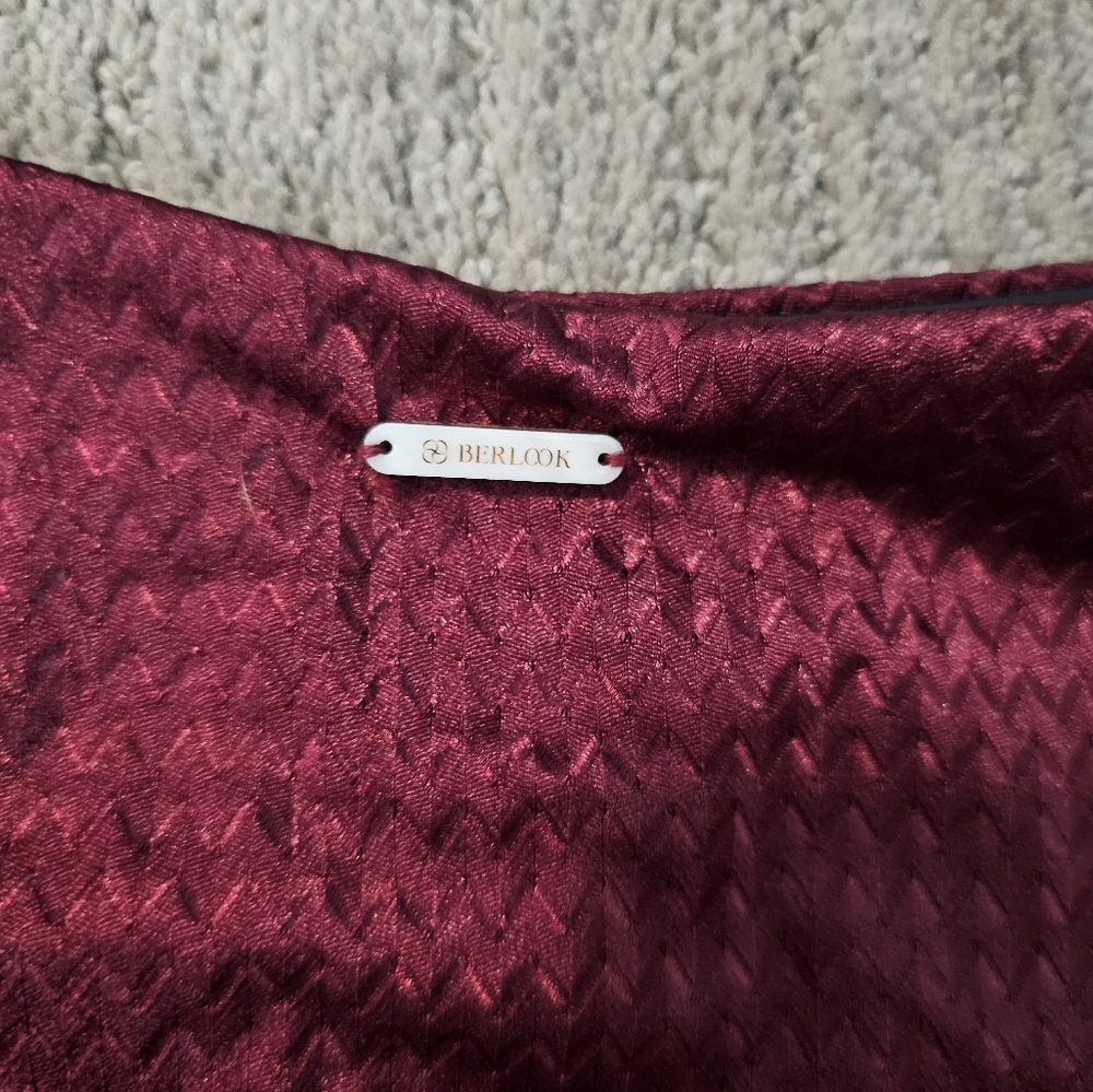 Berlook Burgundy bikini size small w/removable straps
